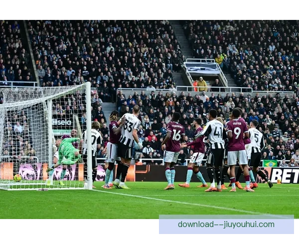 以内尔高坐镇中场依旧掌控节奏布伦特福德攻防转换稳定运转核心轴